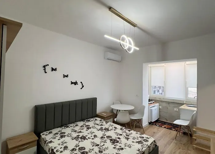 E&b Cosy 6 * 地拉那